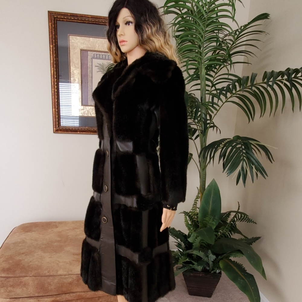 AZENS UNIQUE VINTAGE LEATHER/FAUX FUR COAT